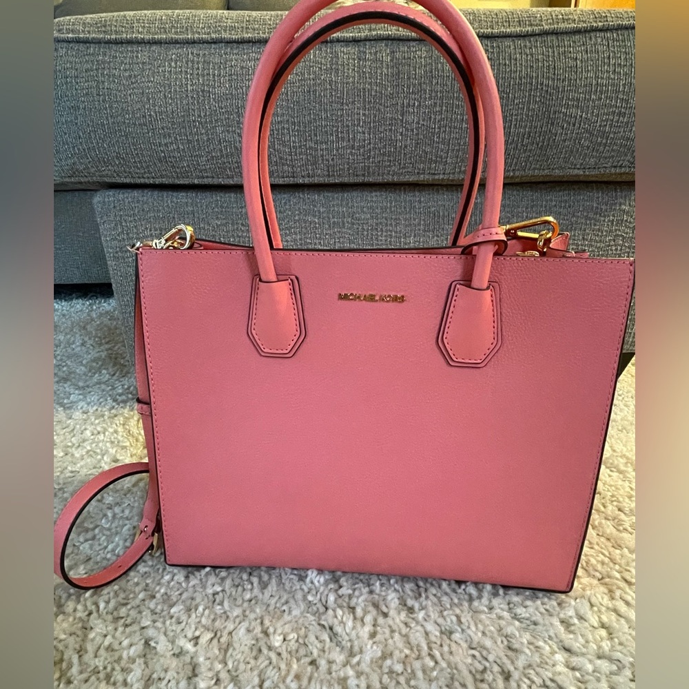 Michael Kors jet set travel leather bag